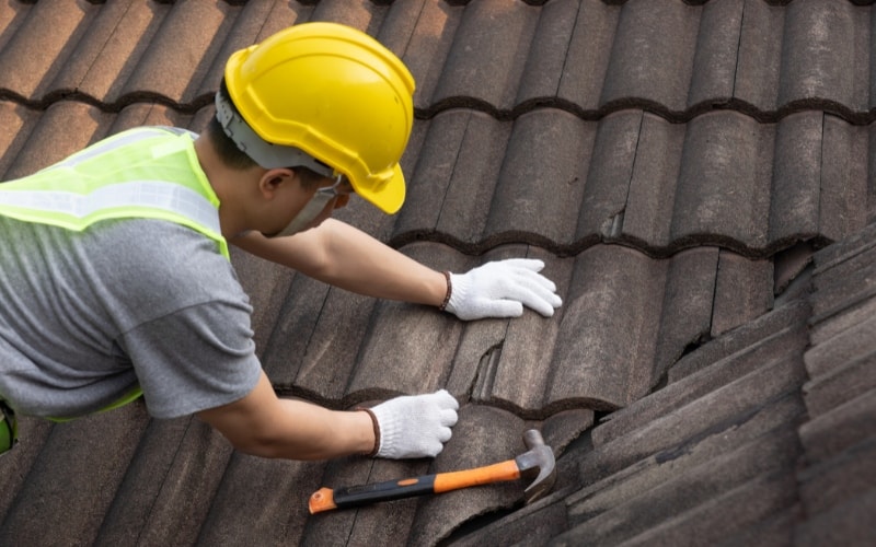 fix roofing selling house